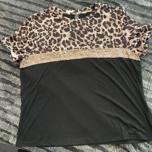 ✨Pick 3 for $15✨ 
SHEIN Tan and Brown Graphic Short Sleeve Tee